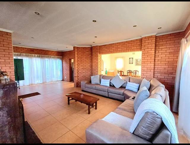 7 BEDROOM HOUSE FOR SALE IN LAUDIUM